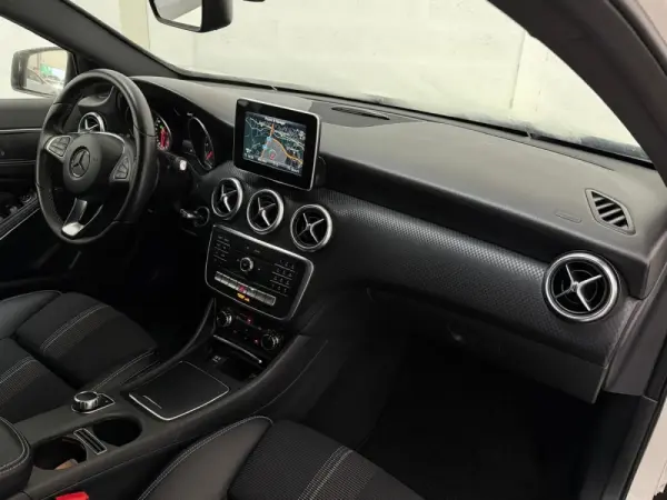 Mercedes-Benz A 180 d 7G-DCT Urban 25