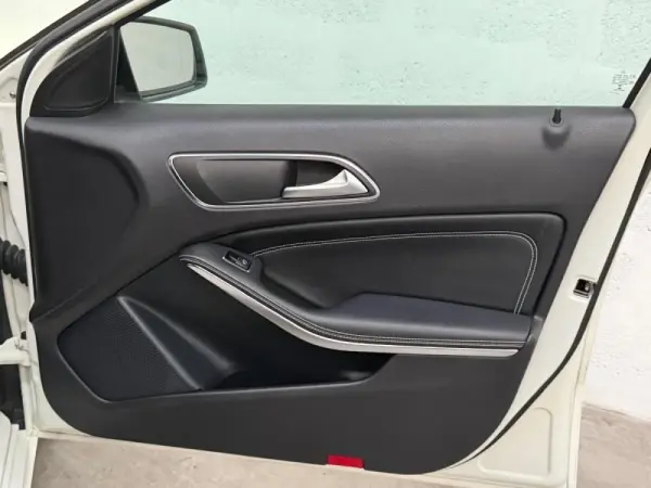 Mercedes-Benz A 180 d 7G-DCT Urban 27