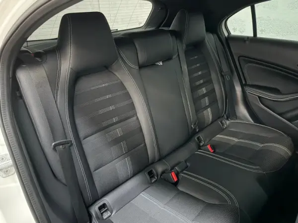 Mercedes-Benz A 180 d 7G-DCT Urban 29