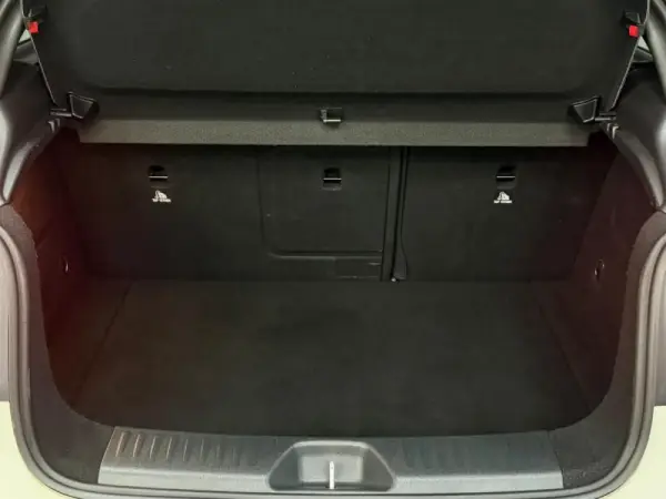 Mercedes-Benz A 180 d 7G-DCT Urban 33