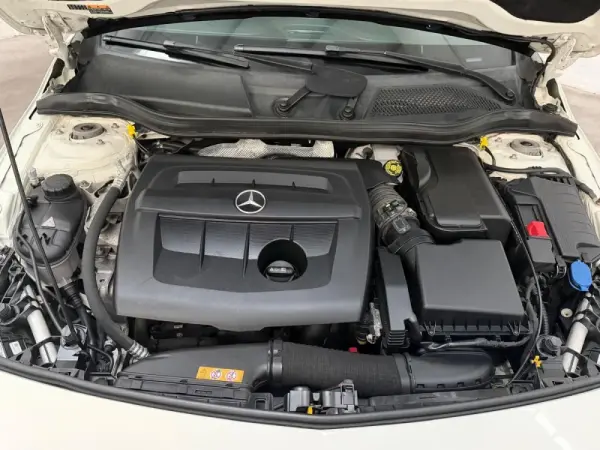 Mercedes-Benz A 180 d 7G-DCT Urban 35