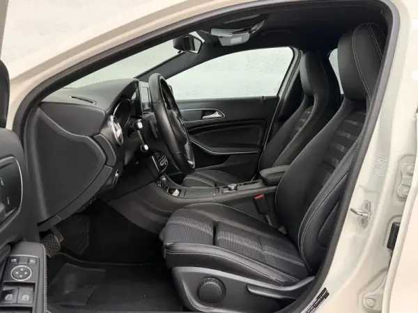 Mercedes-Benz A 180 d 7G-DCT Urban 34