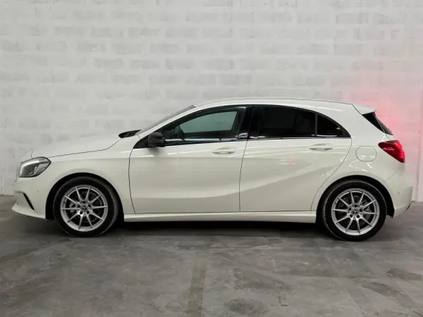 Mercedes-Benz A 180 d 7G-DCT Urban 41