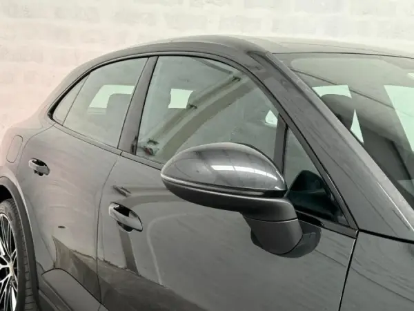 Porsche Macan Electric 4 7