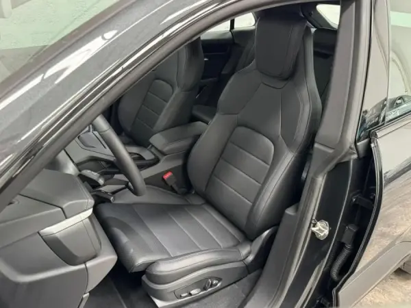 Porsche Macan Electric 4 13