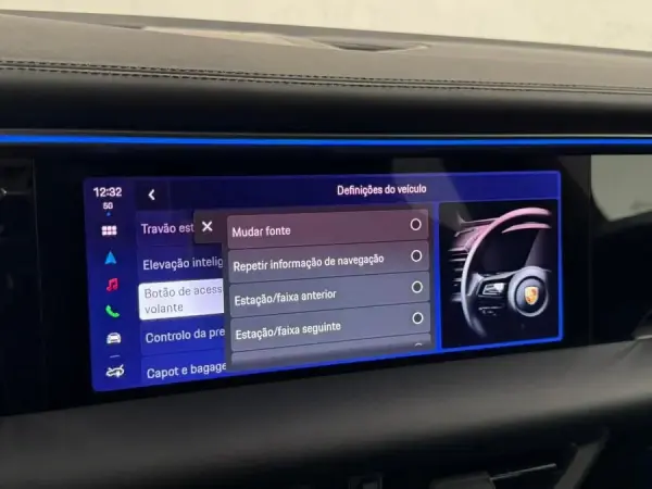 Porsche Macan Electric 4 31
