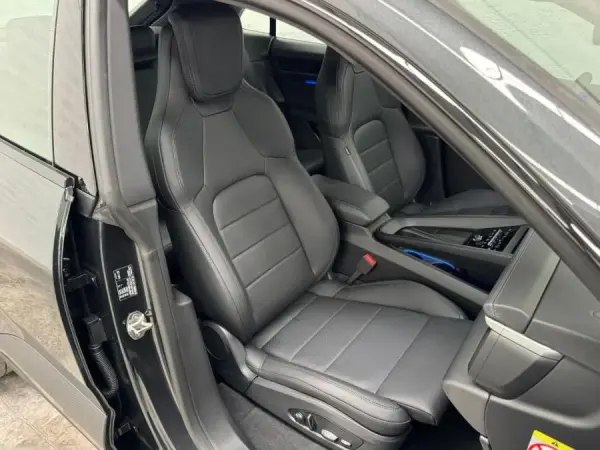 Porsche Macan Electric 4 41