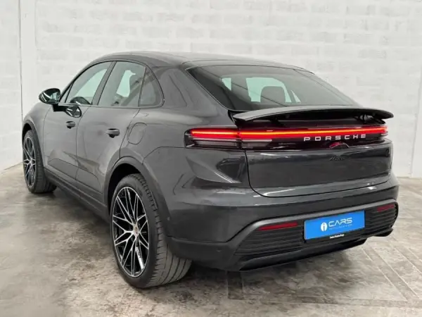 Porsche Macan Electric 4 45