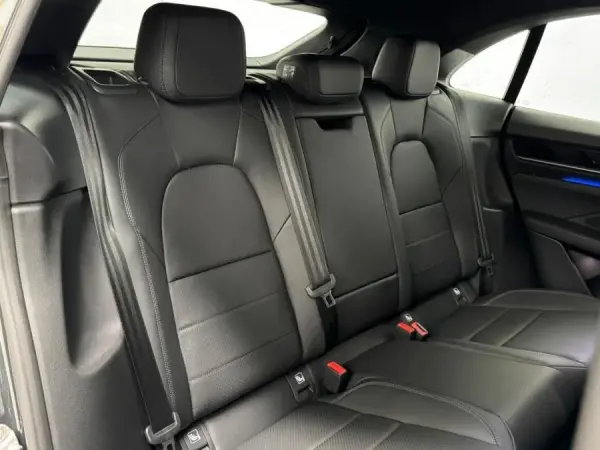 Porsche Macan Electric 4 47