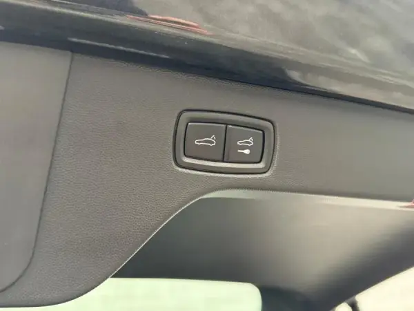 Porsche Macan Electric 4 52