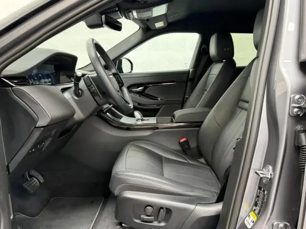 Land Rover Range Rover Evoque 1.5 P300e AWD Auto 34