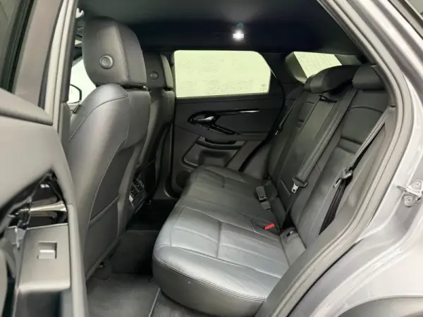 Land Rover Range Rover Evoque 1.5 P300e AWD Auto 46