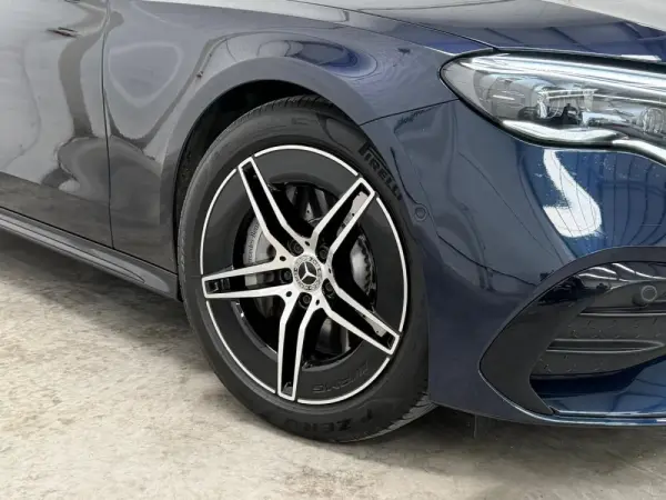 Mercedes-Benz E 300 de 4
