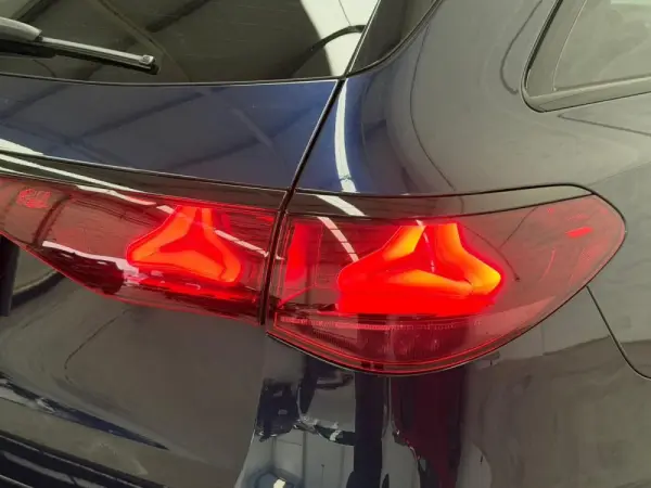 Mercedes-Benz E 300 de 9