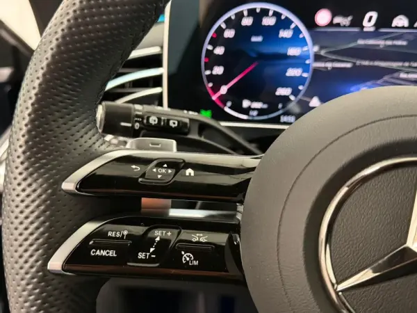 Mercedes-Benz E 300 de 14