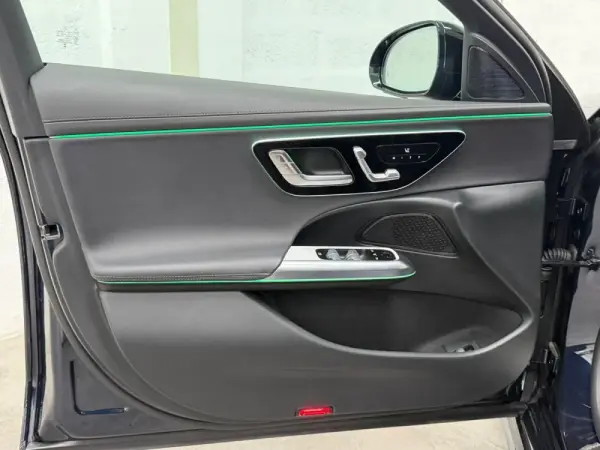 Mercedes-Benz E 300 de 46