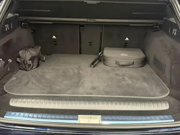 Mercedes-Benz E 300 de 57