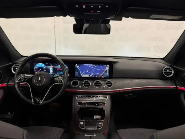 Mercedes-Benz E 300 de Avantgarde 4Matic 12