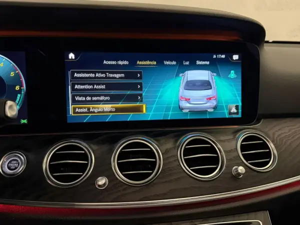 Mercedes-Benz E 300 de Avantgarde 4Matic 20