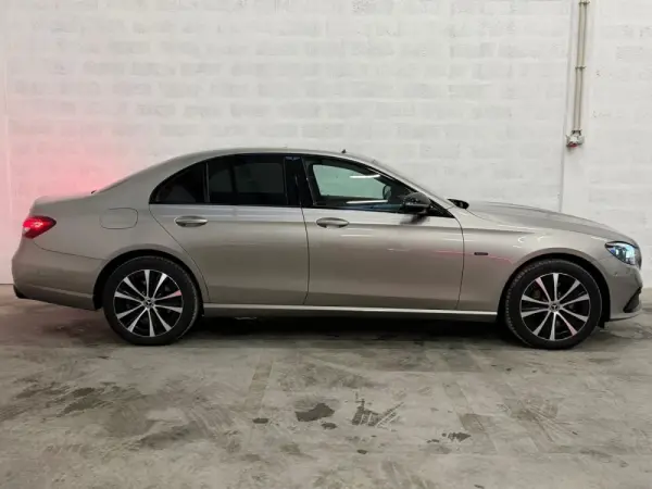 Mercedes-Benz E 300 de Avantgarde 4Matic 23