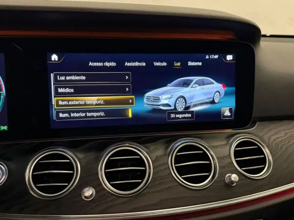 Mercedes-Benz E 300 de Avantgarde 4Matic 29