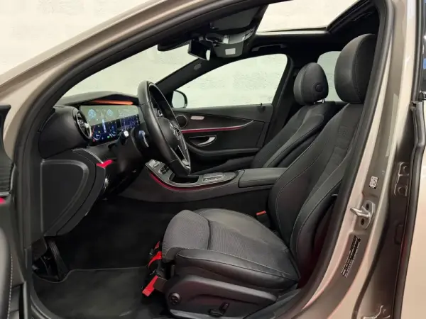 Mercedes-Benz E 300 de Avantgarde 4Matic 34