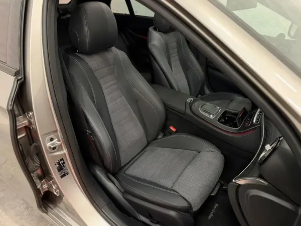 Mercedes-Benz E 300 de Avantgarde 4Matic 43