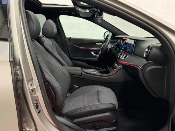 Mercedes-Benz E 300 de Avantgarde 4Matic 42