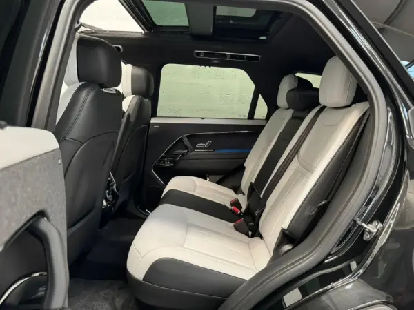 Land Rover Range Rover Sport 4.4 P530 Autobiography 39