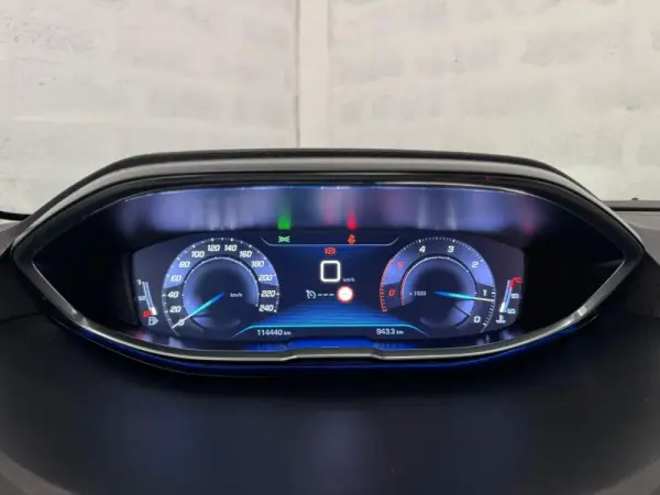 Peugeot 3008 1.5 BlueHDi Allure 9