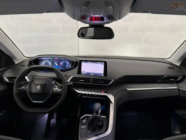 Peugeot 3008 1.5 BlueHDi Allure 12