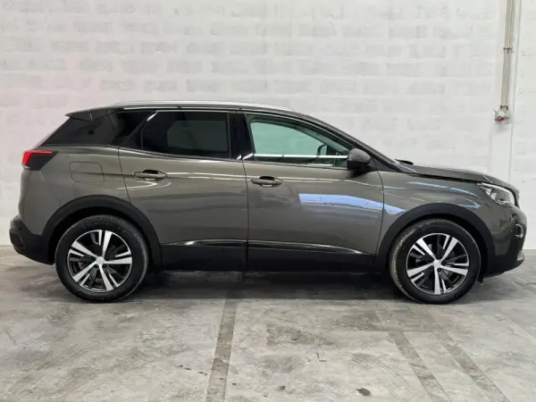 Peugeot 3008 1.5 BlueHDi Allure 23