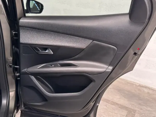 Peugeot 3008 1.5 BlueHDi Allure 38