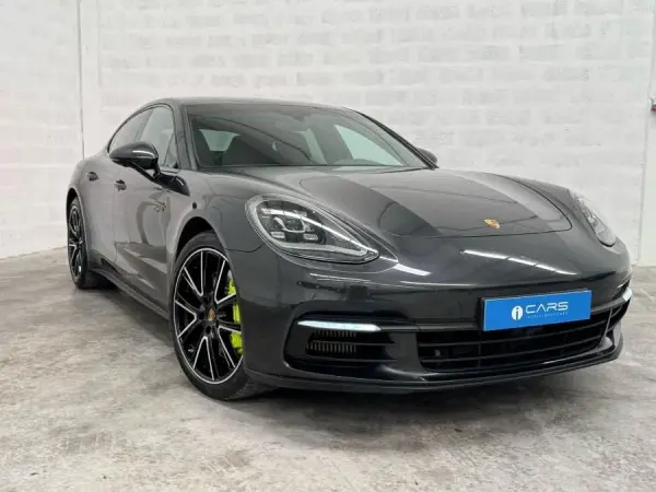 Porsche Panamera 4 E-Hybrid 1