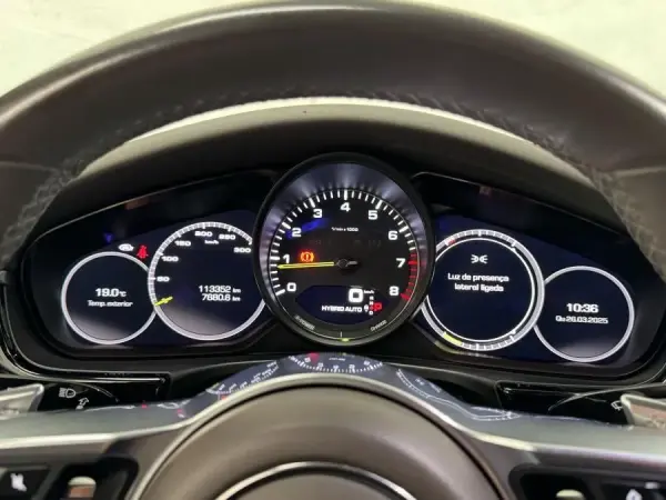 Porsche Panamera 4 E-Hybrid 11