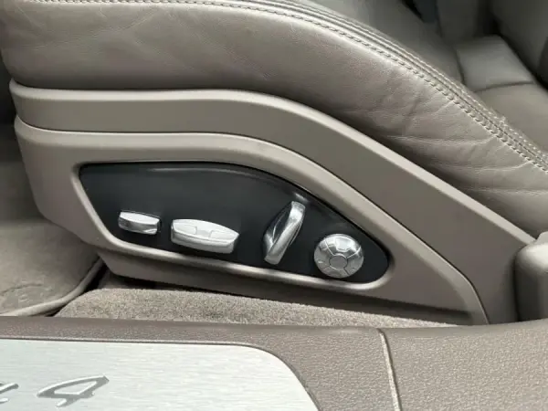 Porsche Panamera 4 E-Hybrid 9