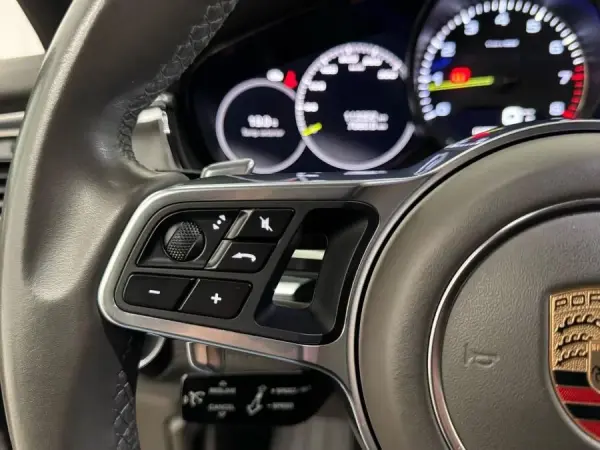 Porsche Panamera 4 E-Hybrid 13