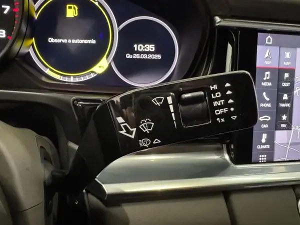 Porsche Panamera 4 E-Hybrid 18
