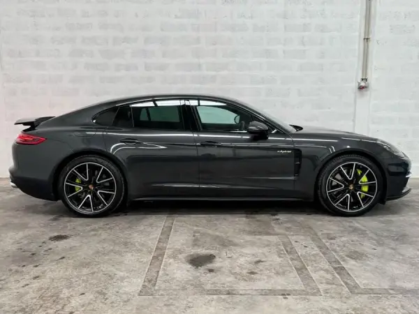 Porsche Panamera 4 E-Hybrid 23