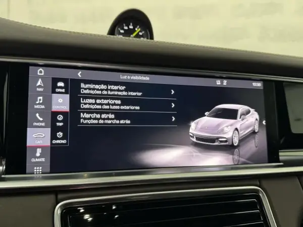 Porsche Panamera 4 E-Hybrid 27