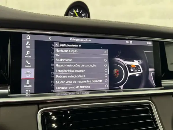 Porsche Panamera 4 E-Hybrid 26