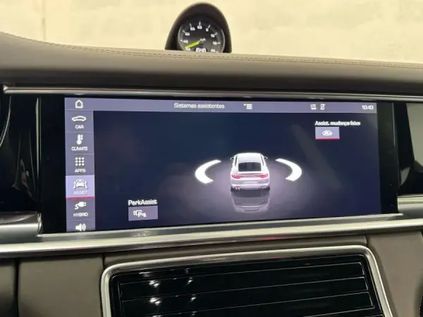Porsche Panamera 4 E-Hybrid 33