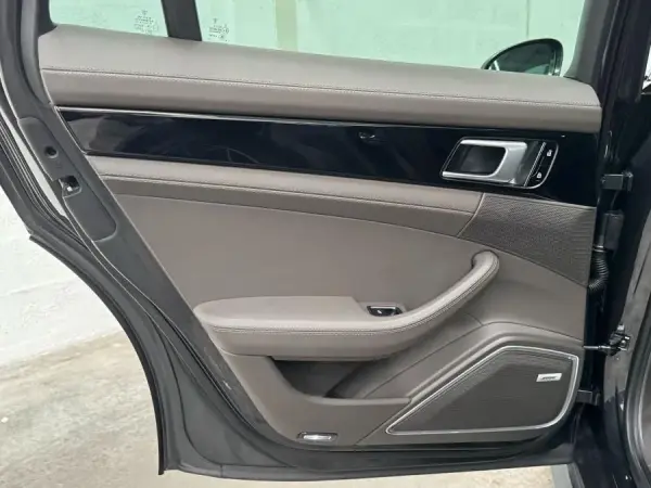 Porsche Panamera 4 E-Hybrid 52