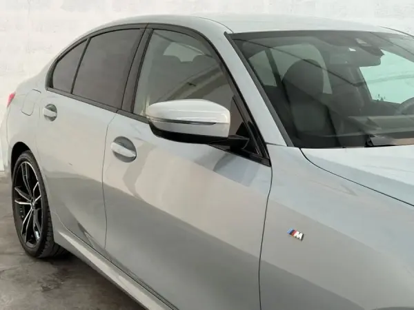 BMW 330 e Pack Desportivo M Auto 4