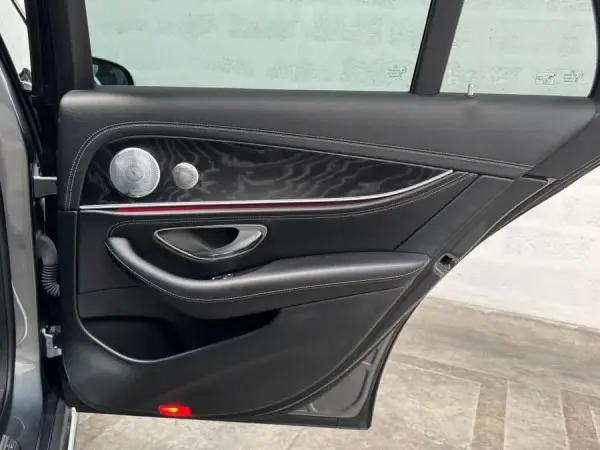 Mercedes-Benz E 220 d 4-Matic All Terrain Avantgarde + 52