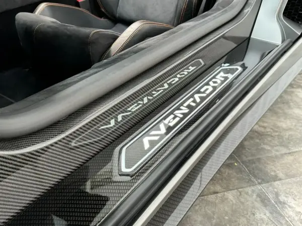 Lamborghini Aventador S 8