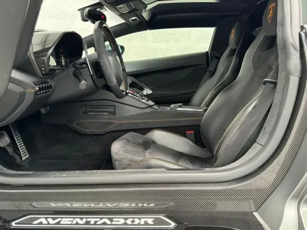 Lamborghini Aventador S 9