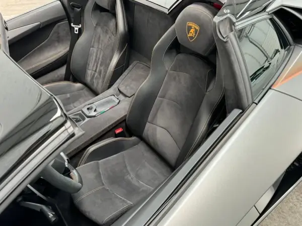 Lamborghini Aventador S 7
