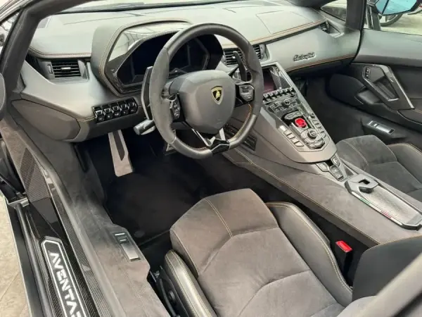 Lamborghini Aventador S 5