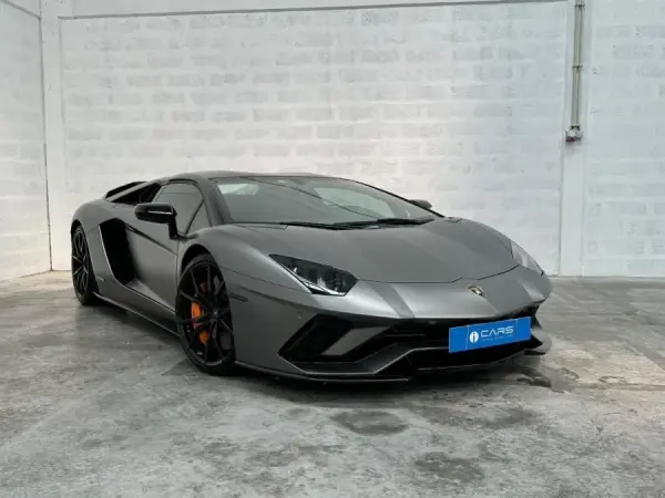 Lamborghini Aventador S 12